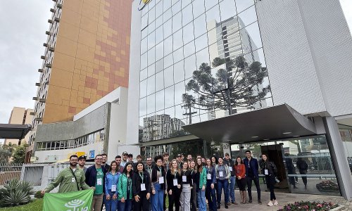 Jovens Tradio vivenciam imerso no cooperativismo paranaense