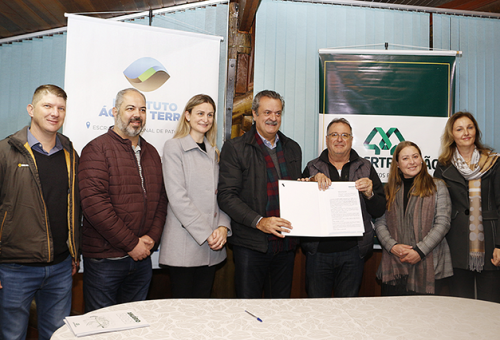 Coopertradição e IAT assinam plano de reformas para ampliação do Viveiro Florestal de Pato Branco